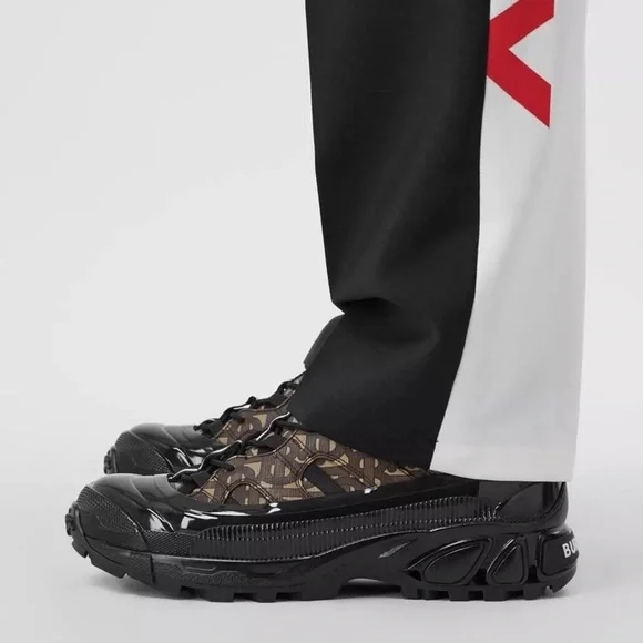 BURBERRY MEN - Picture 4 of 8